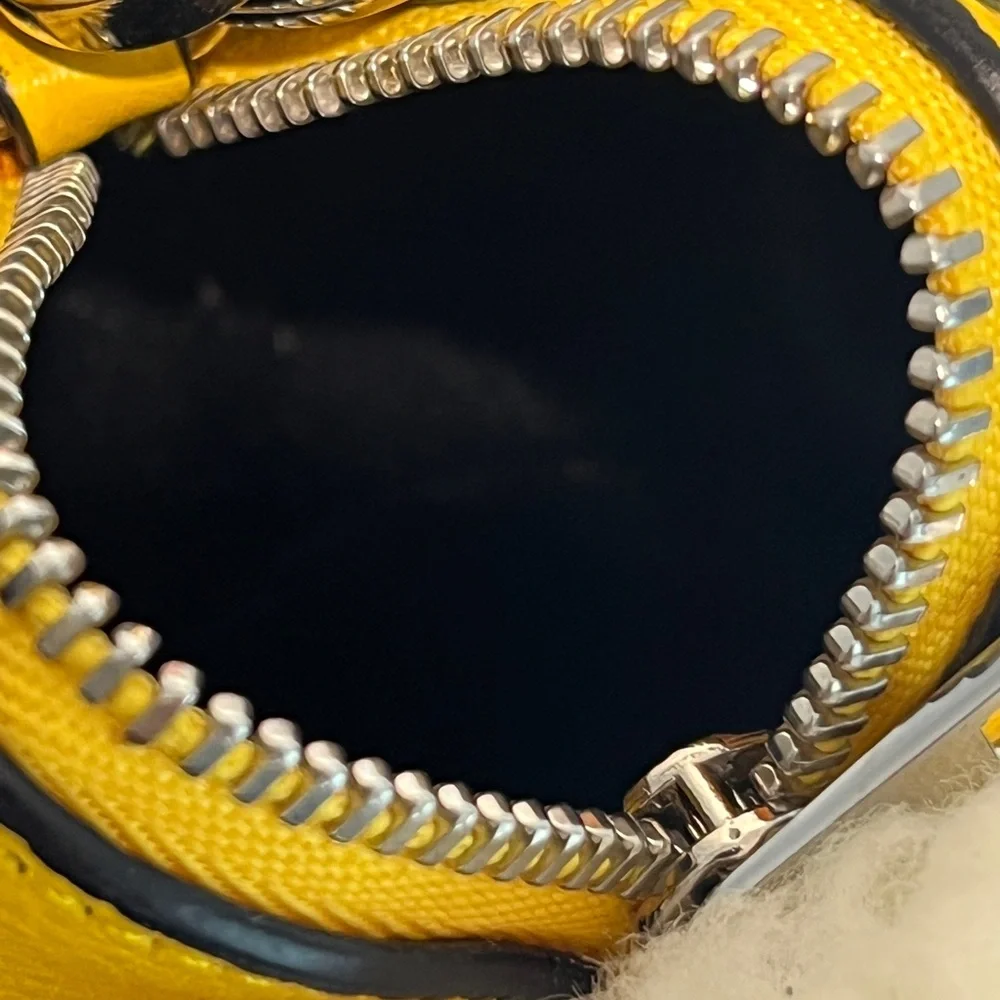 ⭐️SOLD⭐️LOEWE 🐇 BUNNY COIN POUCH BAG CHARM - Picture 5 of 6